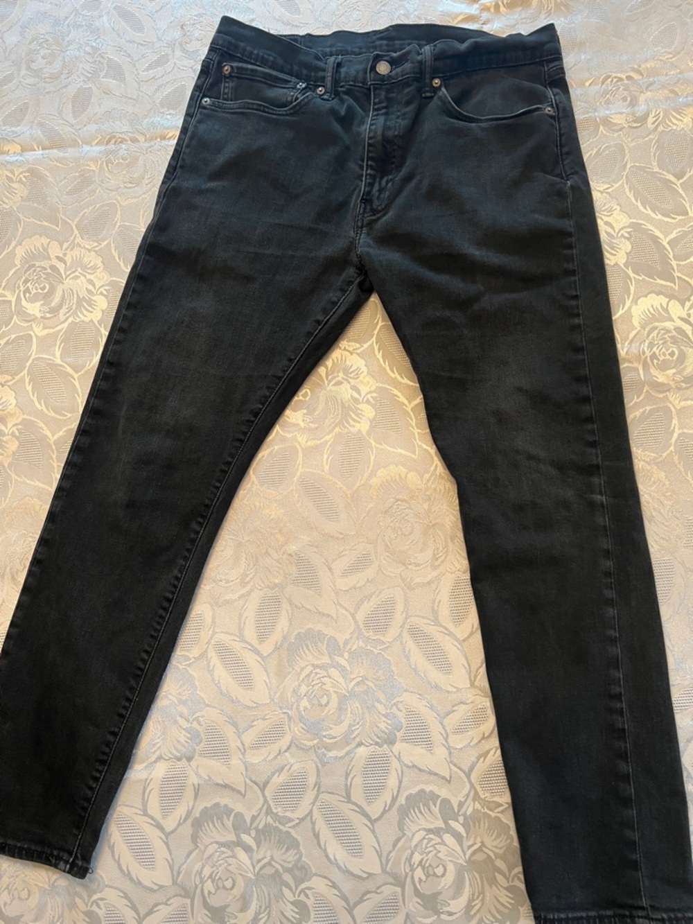 Levi's Men's Skinny Black Jeans with Slim Fit